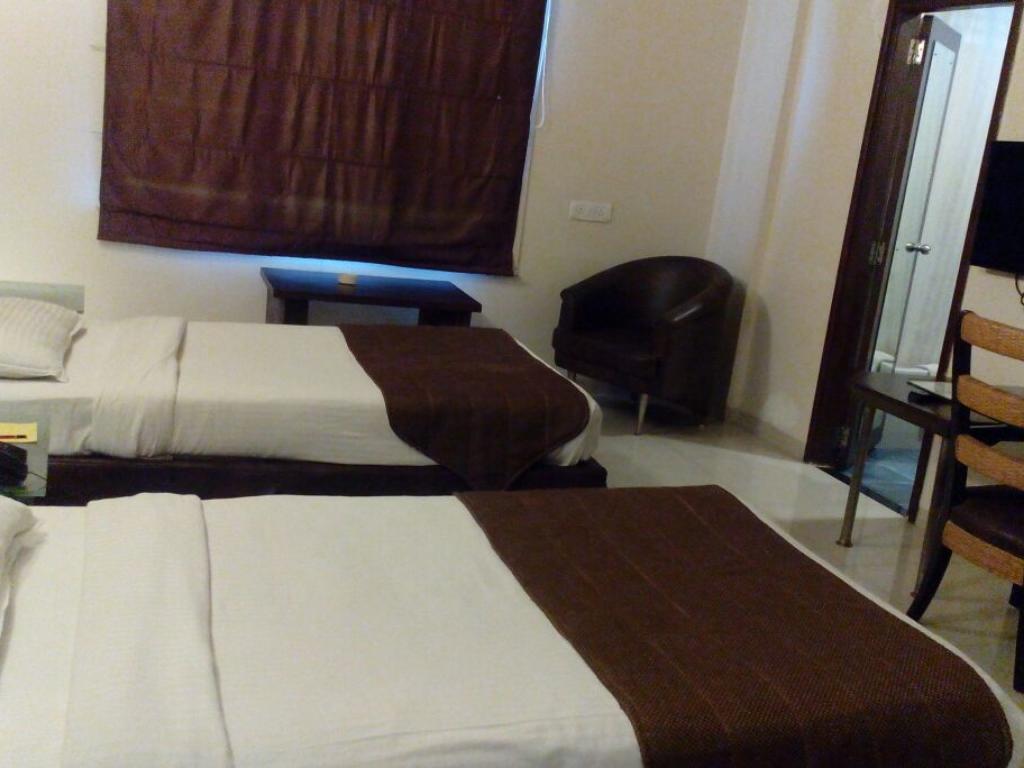 The Shiv Grand Hotel Gandhidham Exterior photo