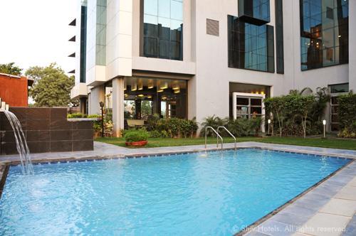 The Shiv Grand Hotel Gandhidham Exterior photo
