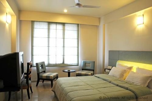 The Shiv Grand Hotel Gandhidham Exterior photo